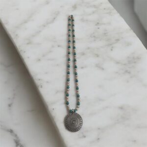 collar de lava con perla nacarada y turquesa