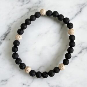 Pulsera de lava con blanco