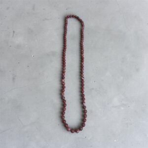 Collar largo de jaspe rojo